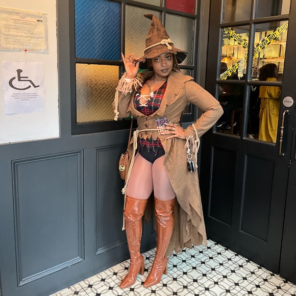 Hot Scarecrow Costume - Picture 5 of 7